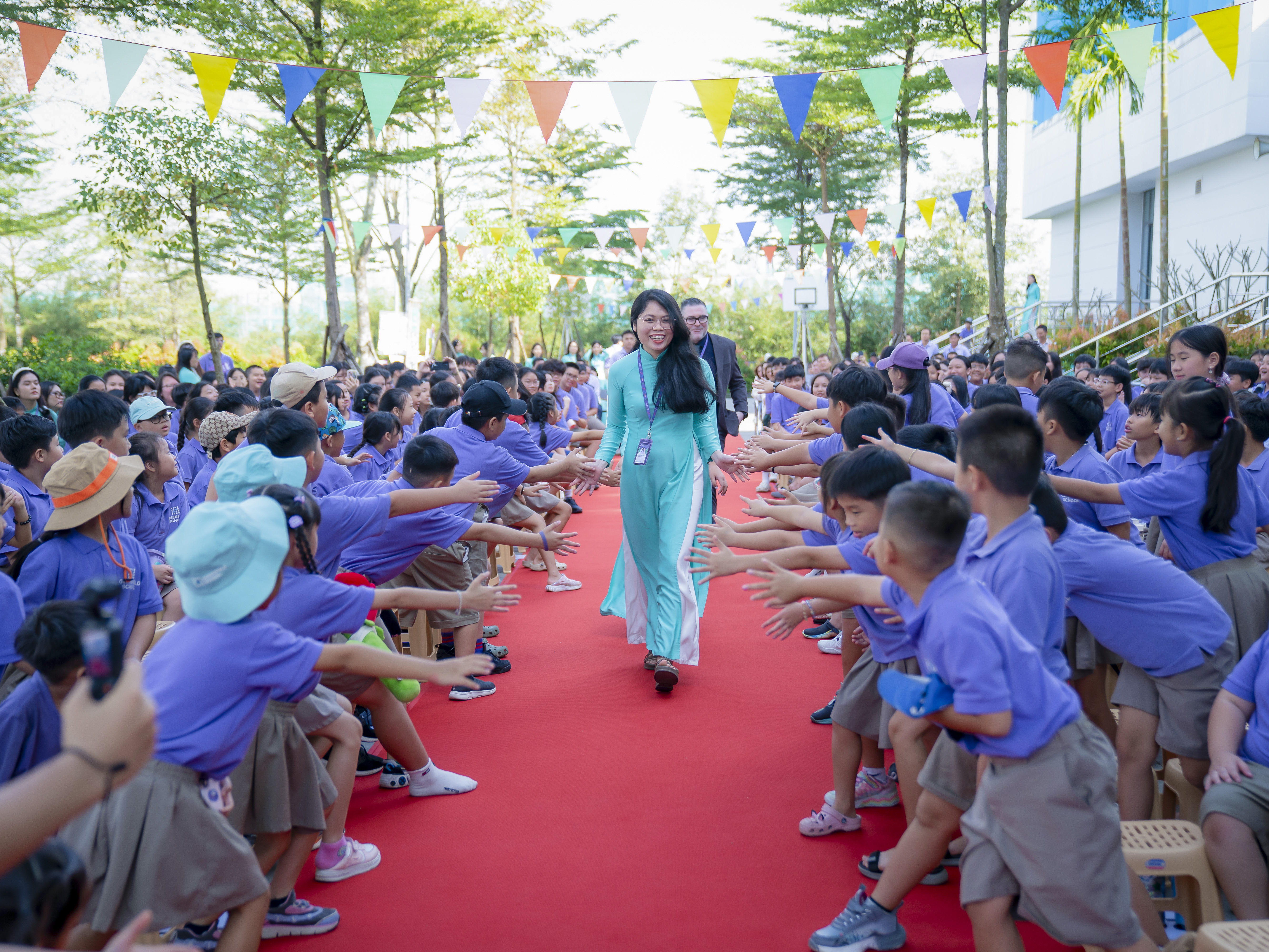 tri-an-thay-co-ngay-nha-giao-Viet-Nam